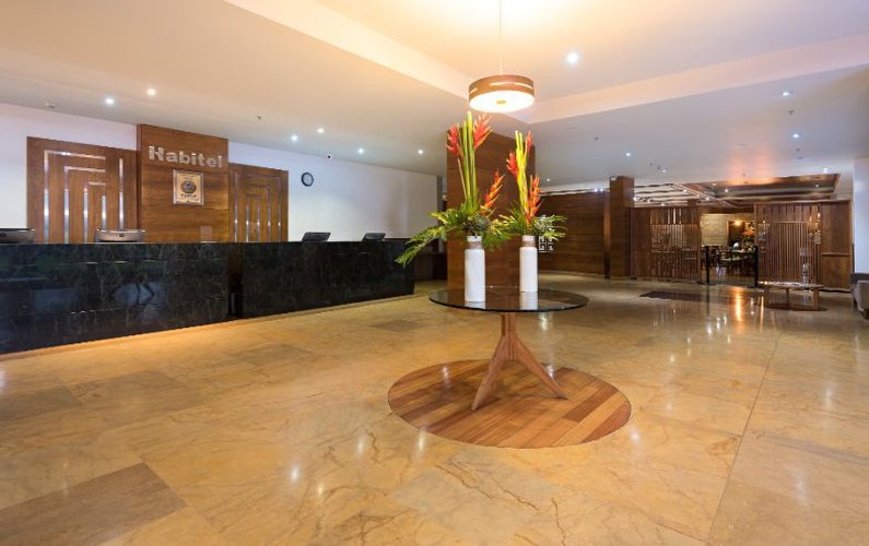 Reception Habitel Select Hotel Bogotá