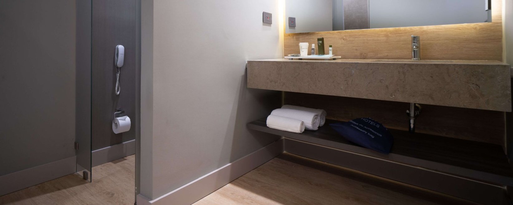 Deluxe king suite with a bathtub Habitel Prime Hotel Bogotá Deluxe king suite with a bathtub Habitel Prime Hotel Bogotá